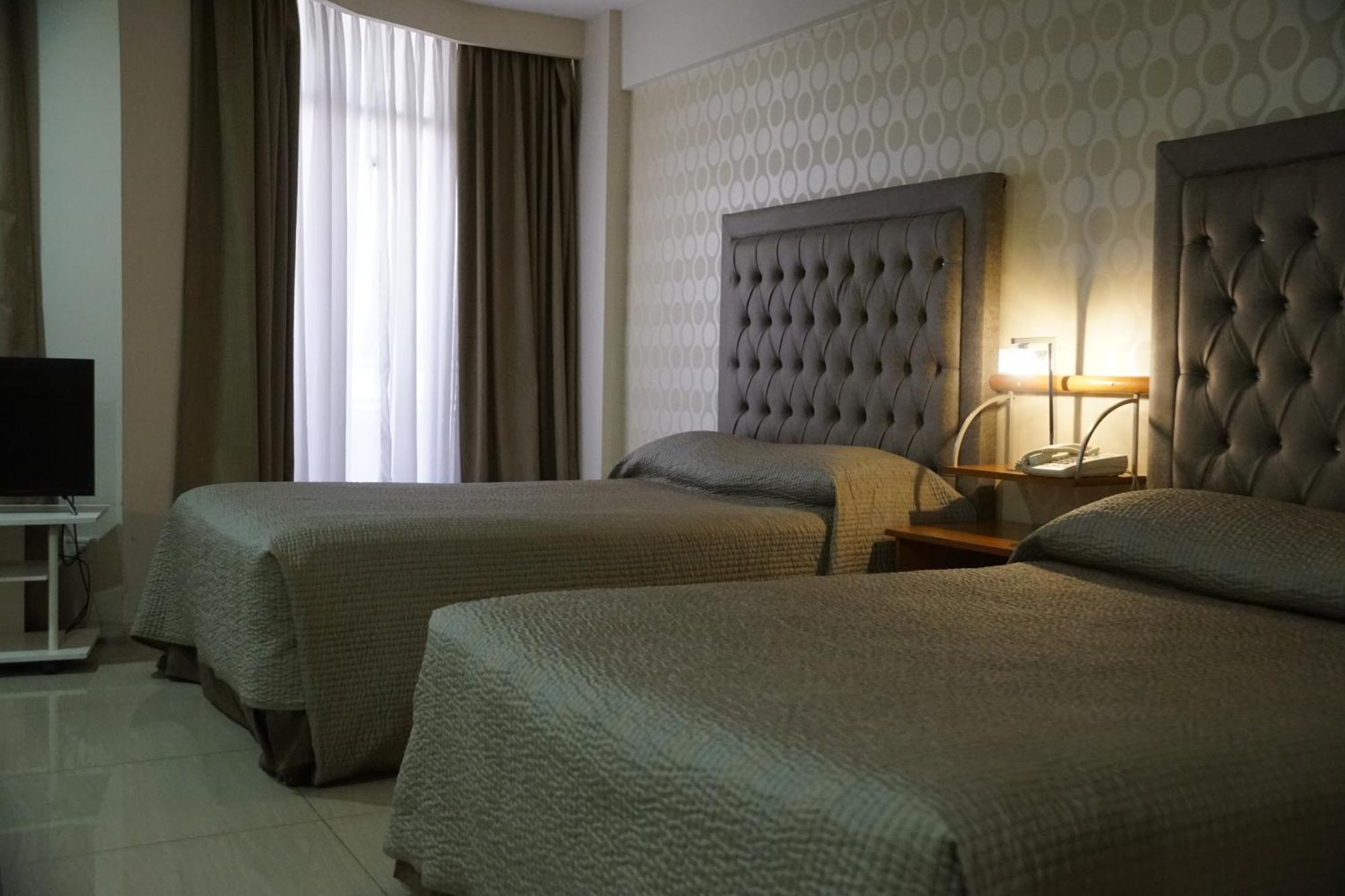 Hotel Howard Johnson רוסאריו מראה חיצוני תמונה