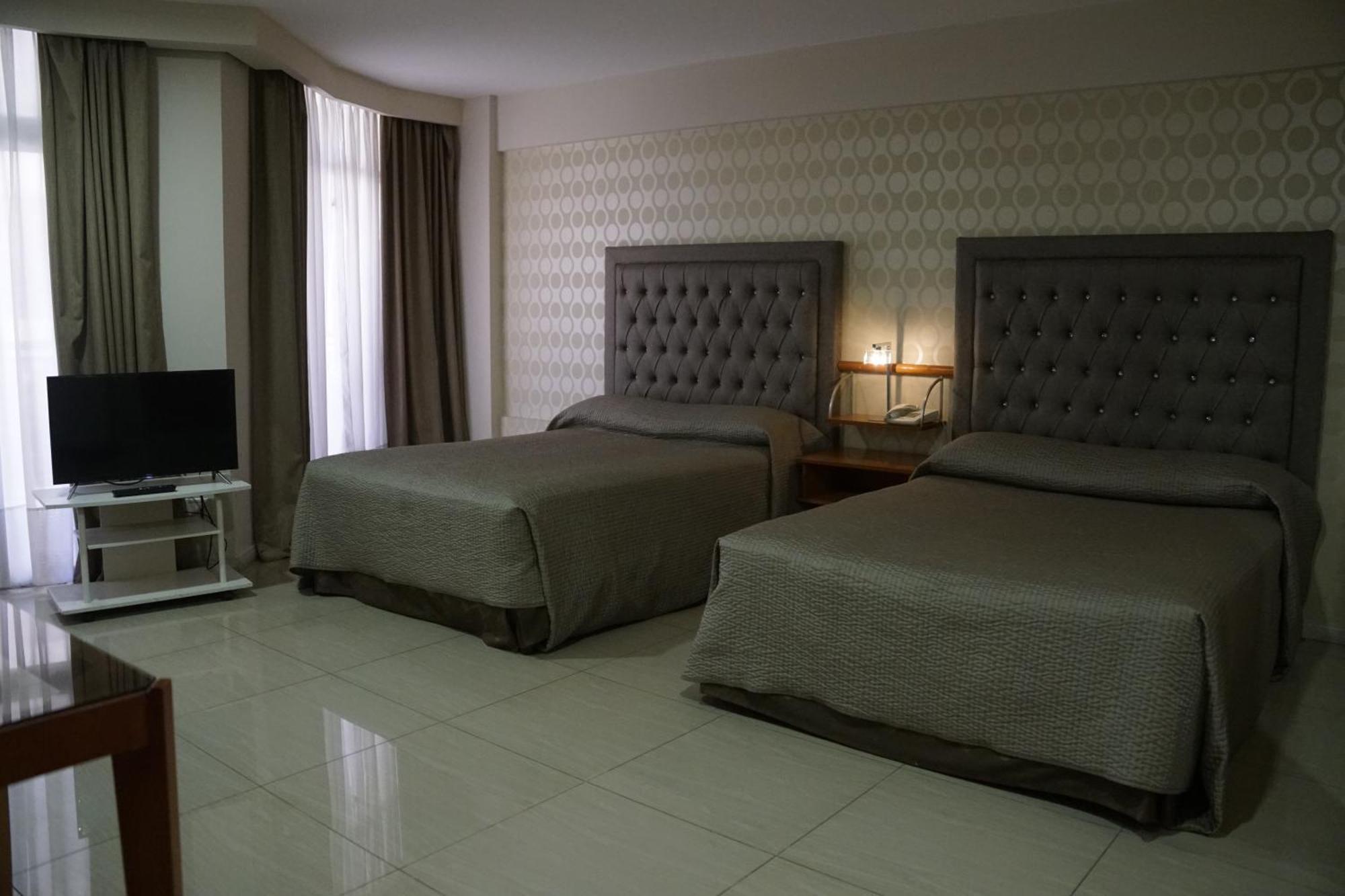 Hotel Howard Johnson רוסאריו מראה חיצוני תמונה