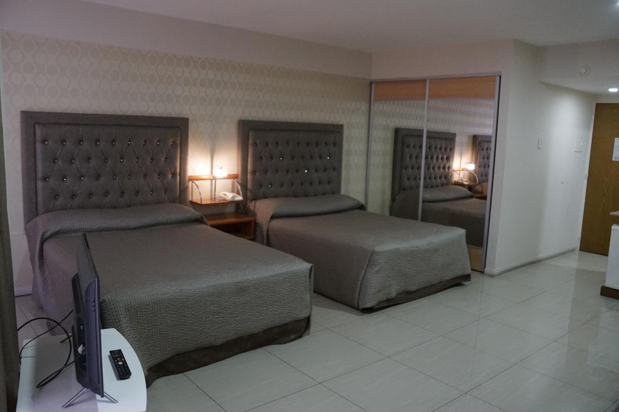 Hotel Howard Johnson רוסאריו מראה חיצוני תמונה