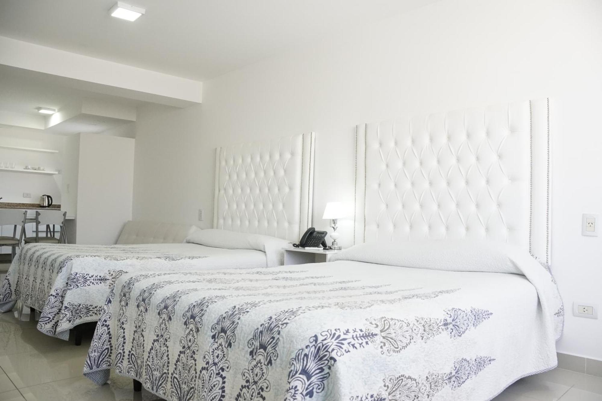 Hotel Howard Johnson רוסאריו מראה חיצוני תמונה