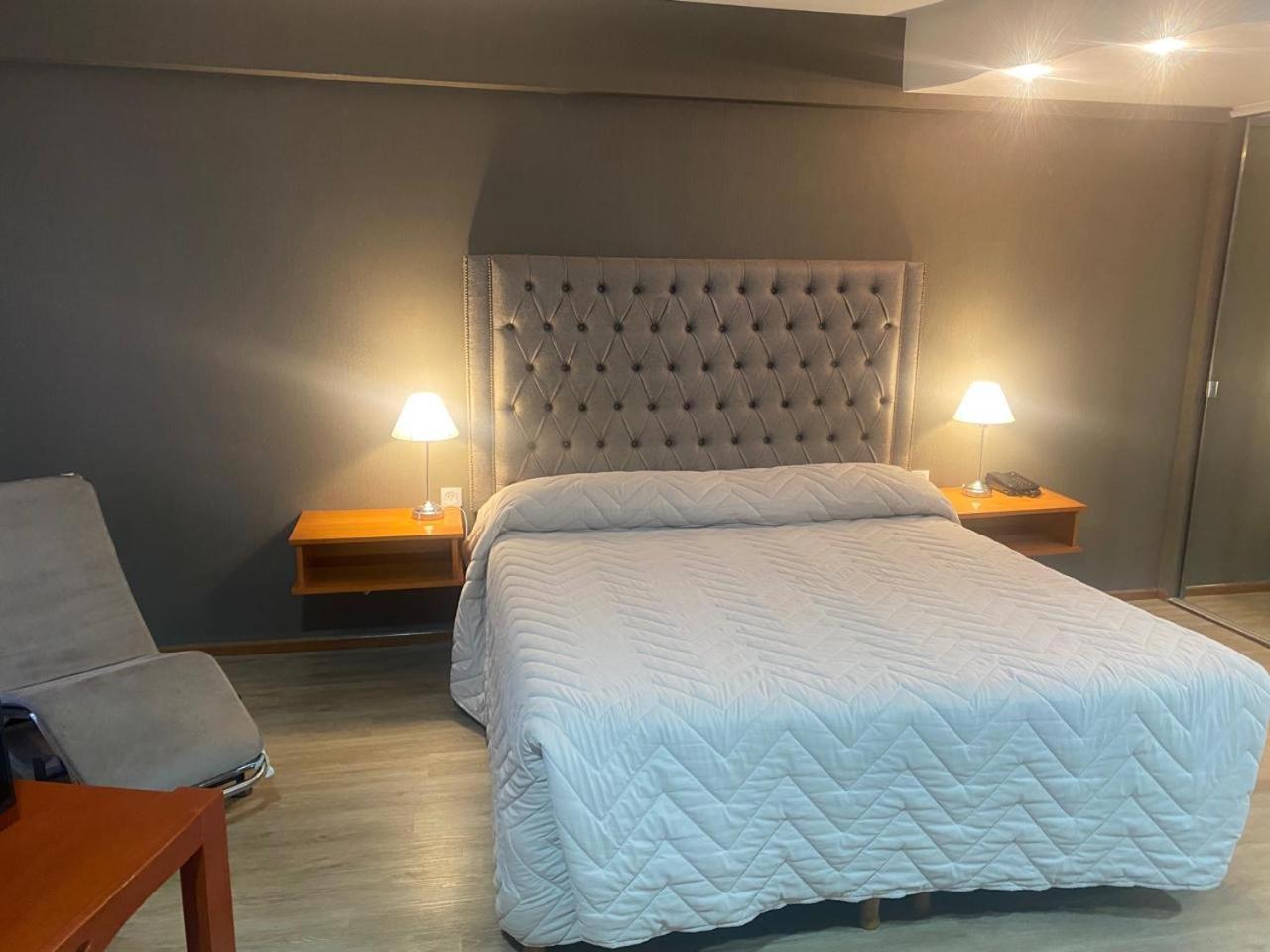 Hotel Howard Johnson רוסאריו מראה חיצוני תמונה