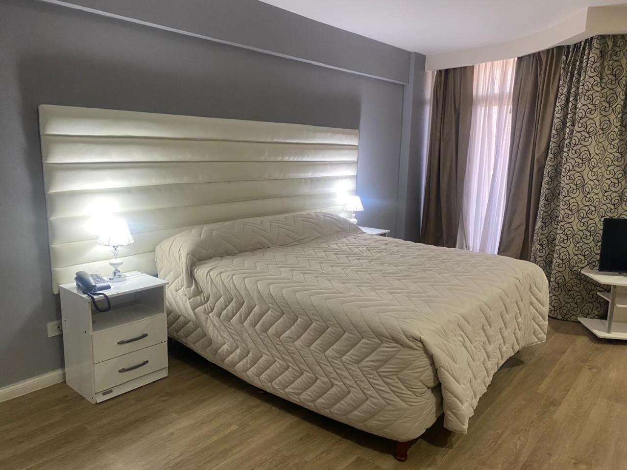 Hotel Howard Johnson רוסאריו מראה חיצוני תמונה
