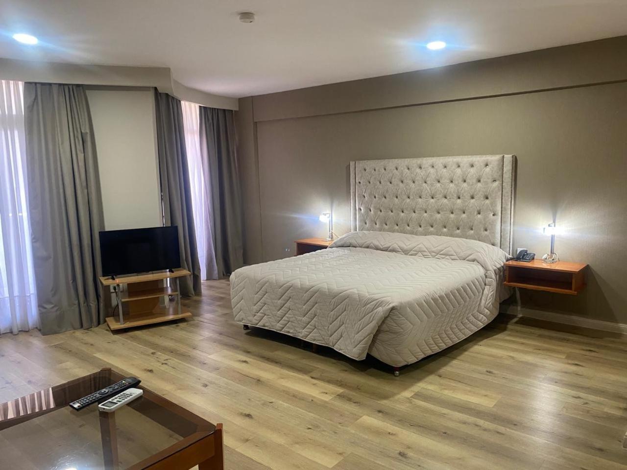 Hotel Howard Johnson רוסאריו מראה חיצוני תמונה
