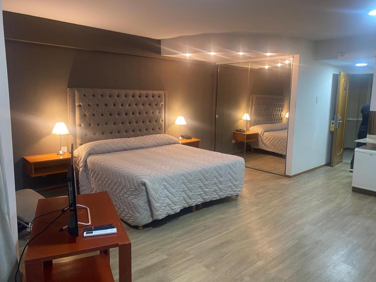 Hotel Howard Johnson רוסאריו מראה חיצוני תמונה