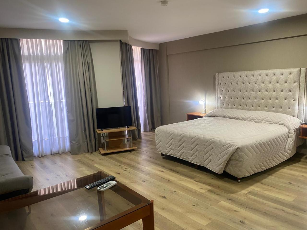 Hotel Howard Johnson רוסאריו מראה חיצוני תמונה